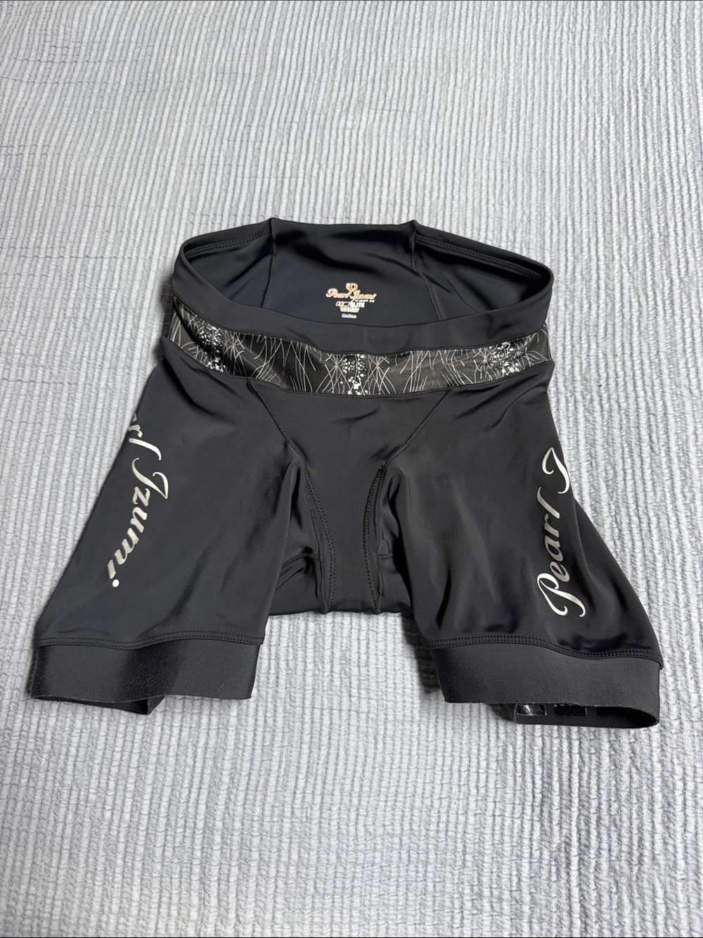 Pearl Izumi Black Women's Medium Cycling Bike Shorts with Logo